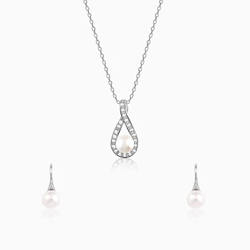 Dazzling Pearl Set with Link Chain